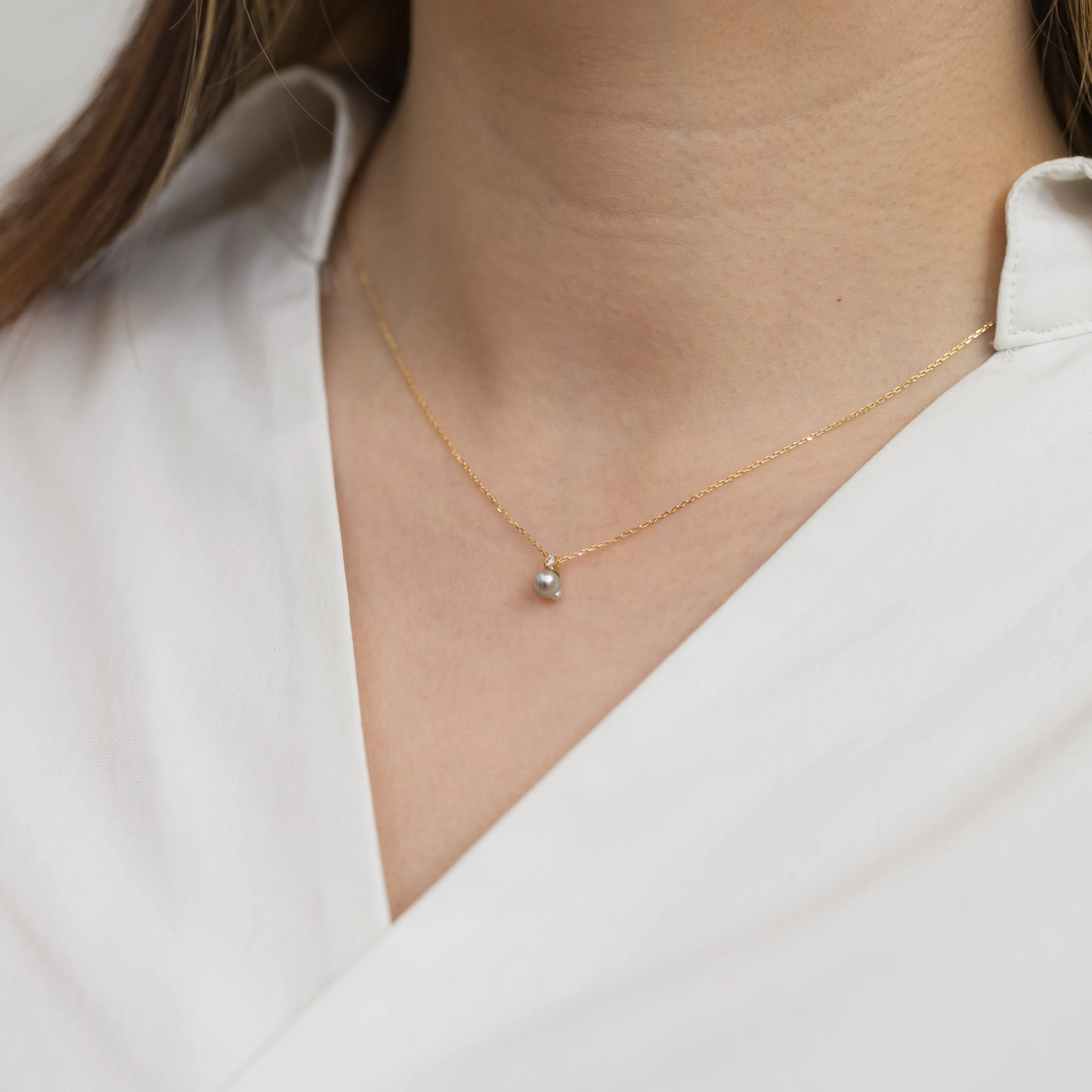 Baby Akoya pearl single pearl diamond necklace