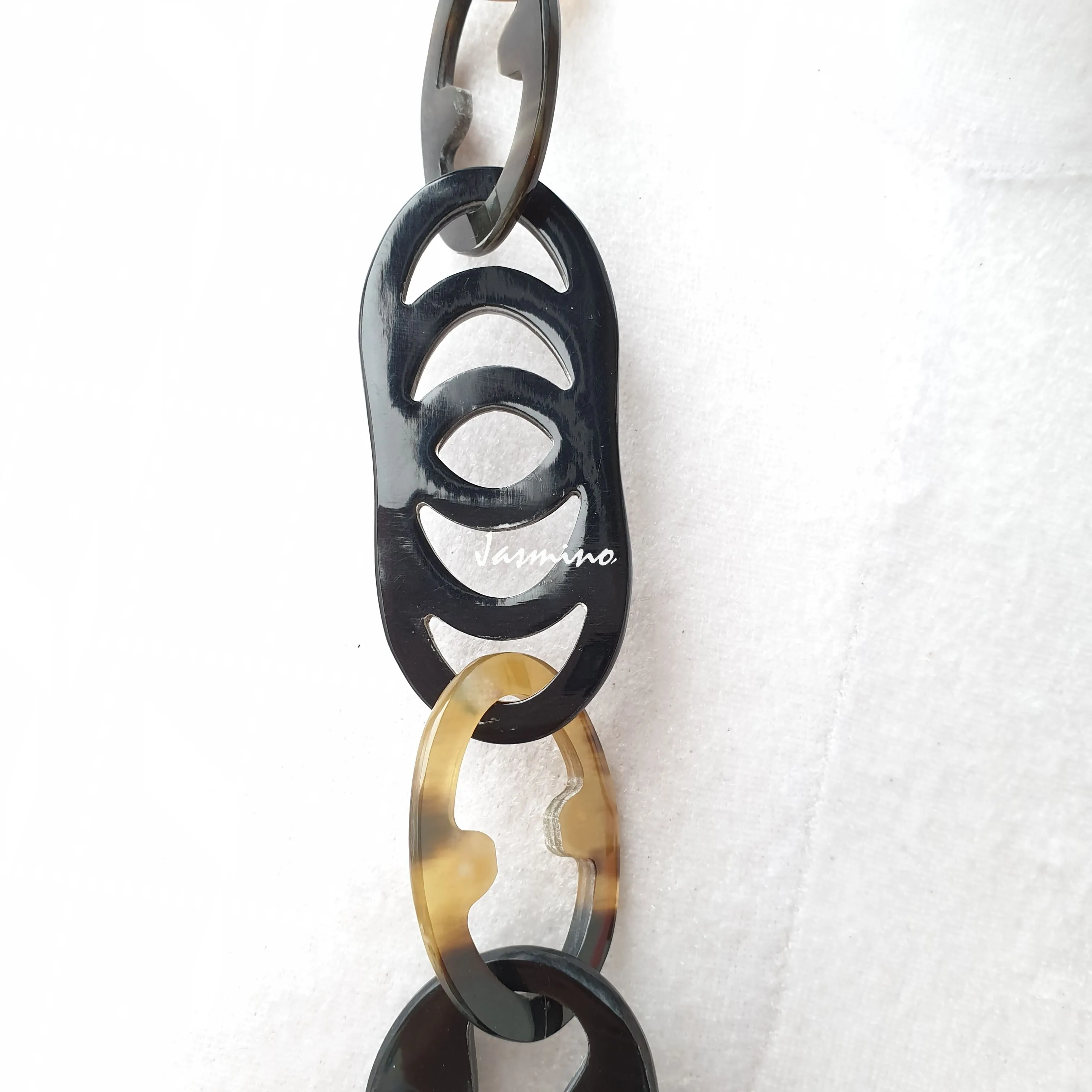 Colorful and Trendy Necklace J18077, Made by Buffalo Horn and Lacquer