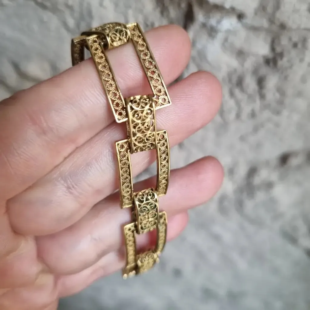 Silver filigree bracelet, link bracelet. Circa 1950. Antique jewelry.