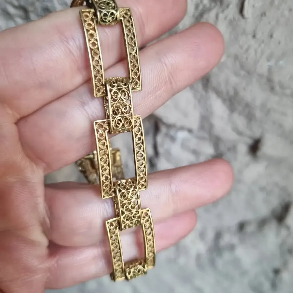 Silver filigree bracelet, link bracelet. Circa 1950. Antique jewelry.