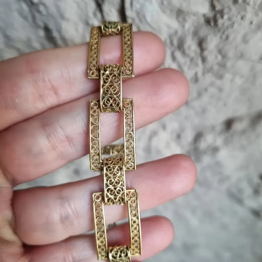 Silver filigree bracelet, link bracelet. Circa 1950. Antique jewelry.