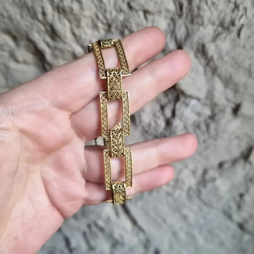 Silver filigree bracelet, link bracelet. Circa 1950. Antique jewelry.